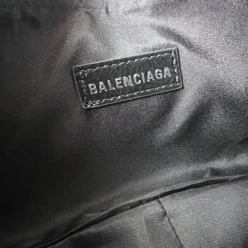 QuickDry Balenciaga Le Cagole Half-Moon Dumpling Bag in Black Wax 38339