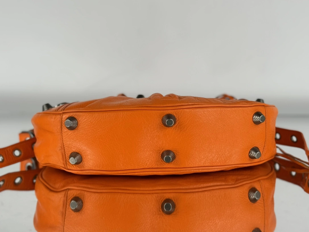 Balenciaga Le Cagole Half-Moon Dumpling Bag in Oil Wax Orange Breathable 61108