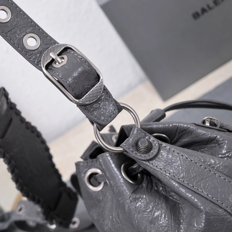 Balenciaga Le Cagole Heart-Detail Bucket Bag in Sheepskin ZipUp 75362