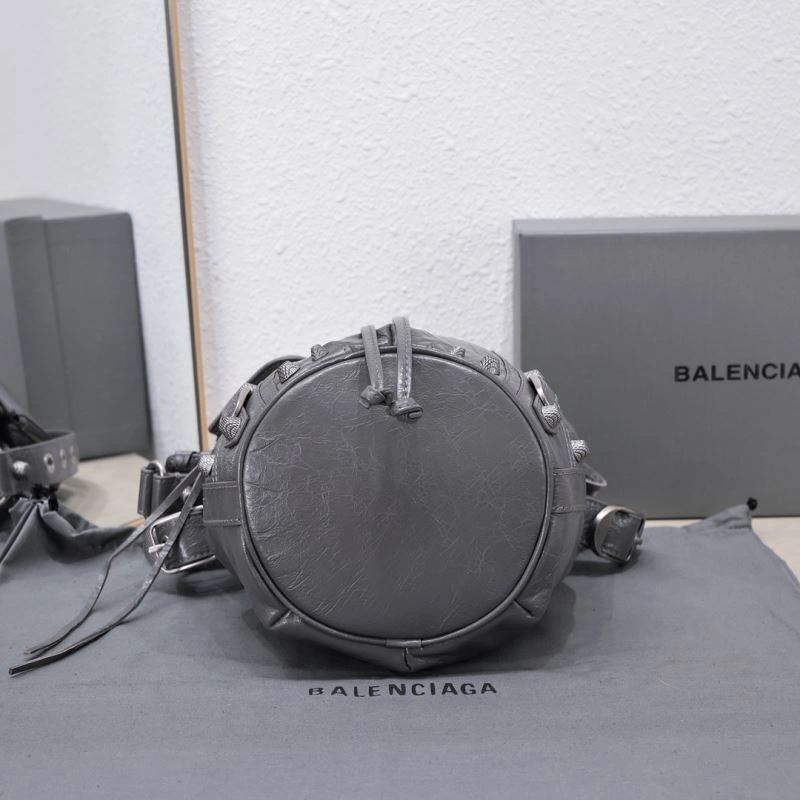 Balenciaga Le Cagole Heart-Detail Bucket Bag in Sheepskin ZipUp 75362