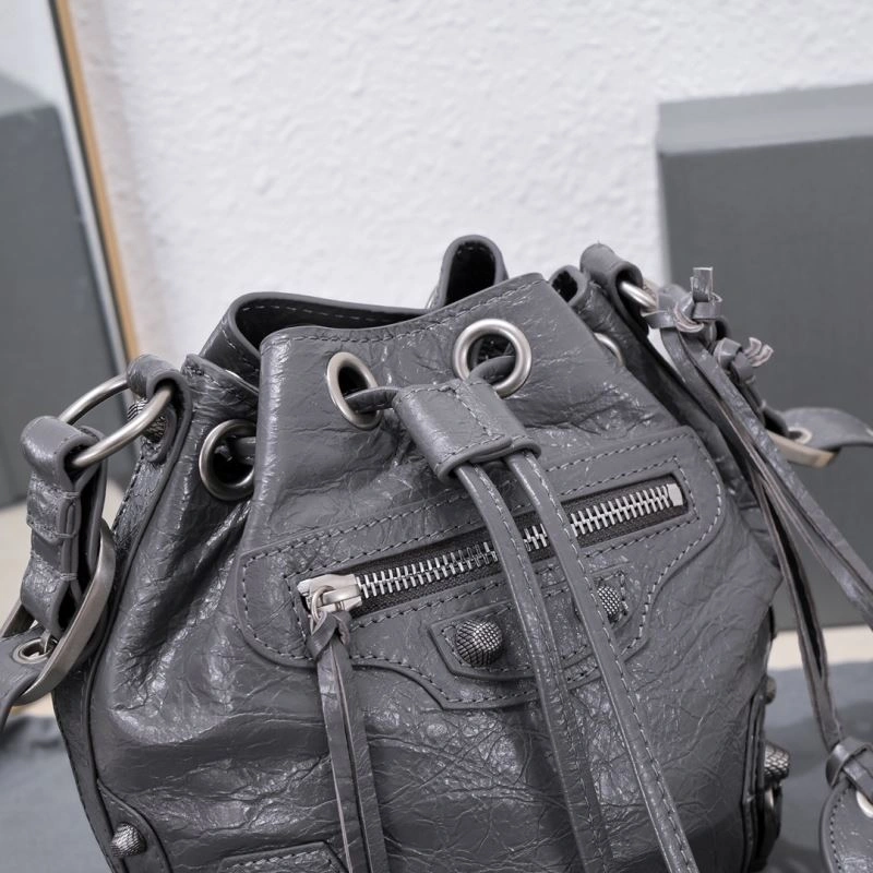 Balenciaga Le Cagole Heart-Detail Bucket Bag in Sheepskin ZipUp 75362
