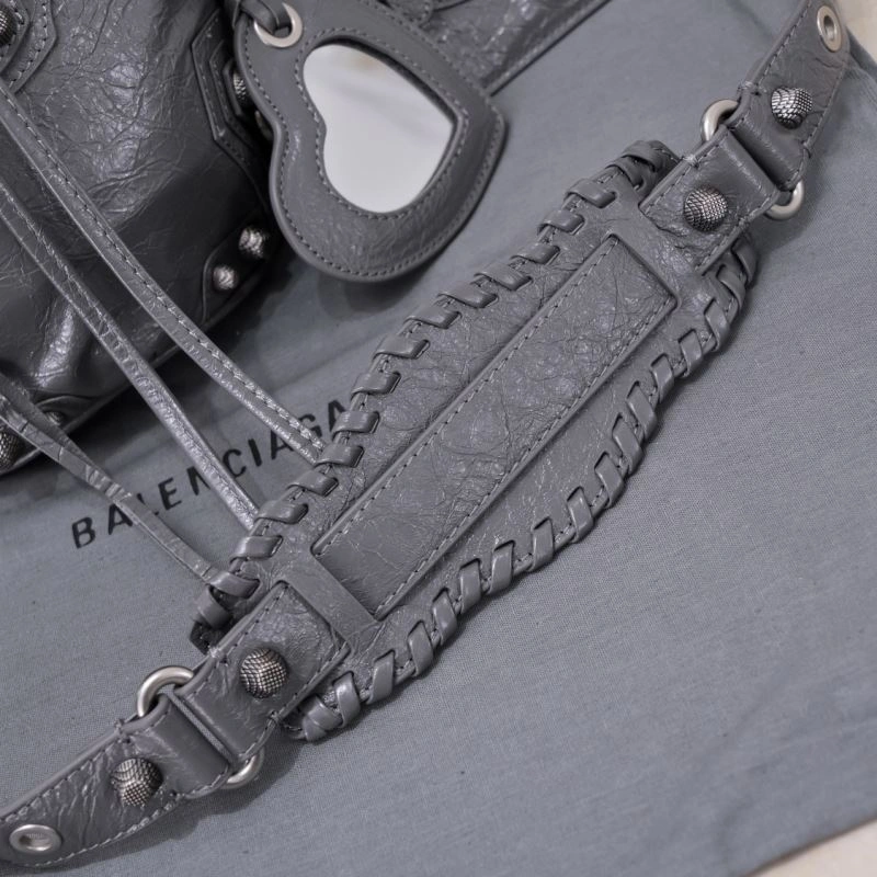 Balenciaga Le Cagole Heart-Detail Bucket Bag in Sheepskin ZipUp 75362