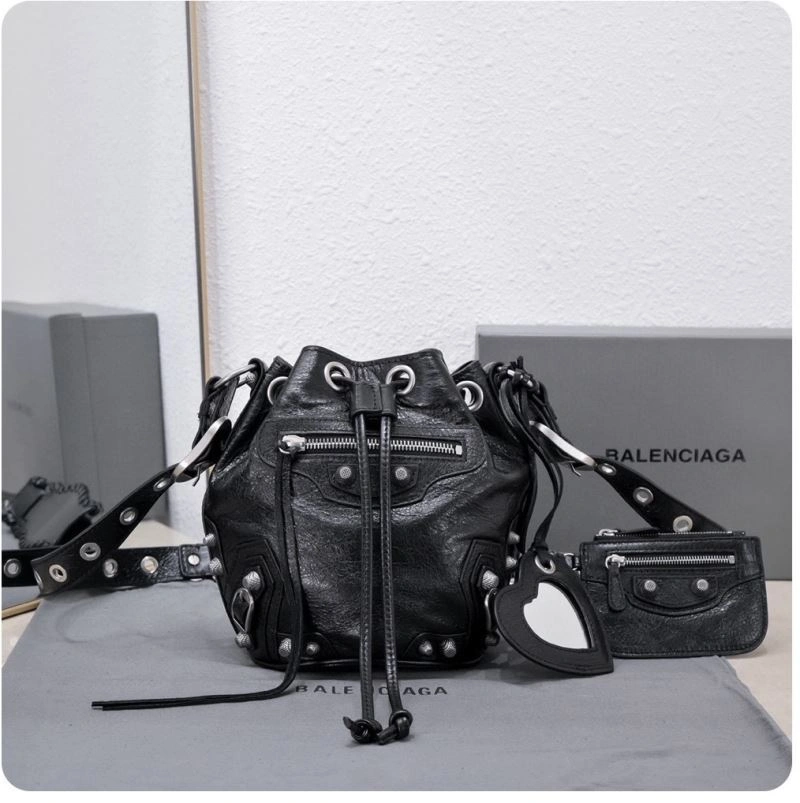 Durable Balenciaga Le Cagole Heart-Mirror Bucket Bag in Cracked Lambskin 75346