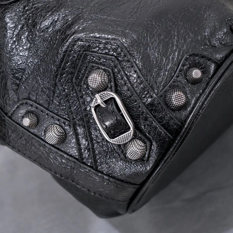 Durable Balenciaga Le Cagole Heart-Mirror Bucket Bag in Cracked Lambskin 75346