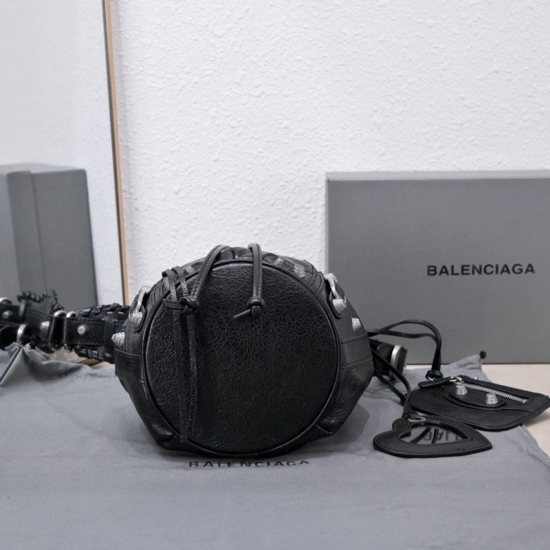Durable Balenciaga Le Cagole Heart-Mirror Bucket Bag in Cracked Lambskin 75346