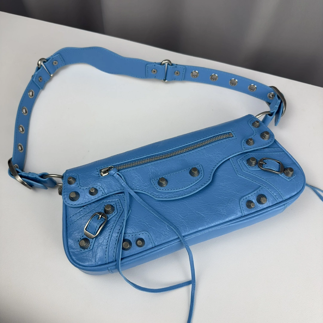 Versatile Balenciaga Le Cagole Large Everyday Sling Bag in Lambskin 61144
