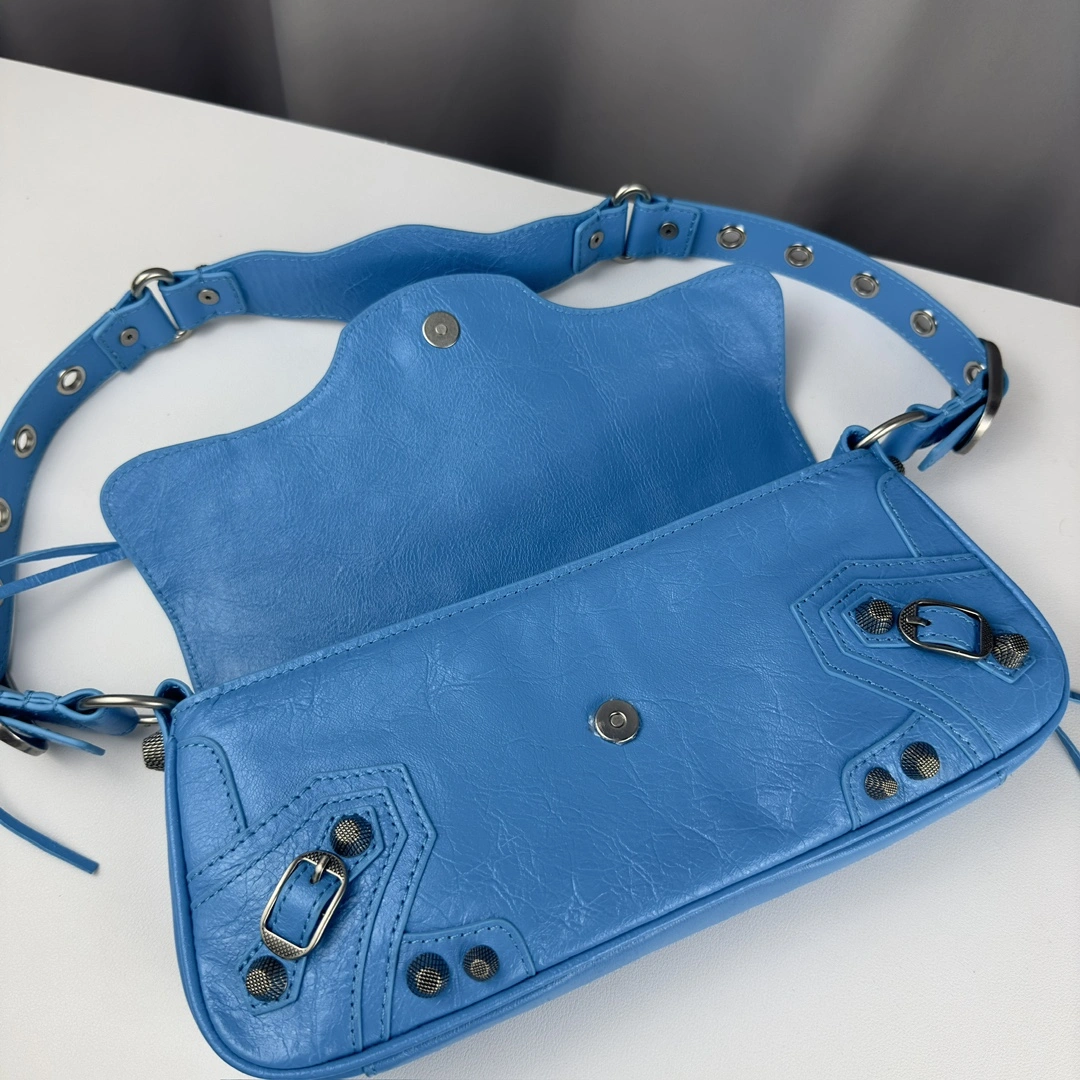 Versatile Balenciaga Le Cagole Large Everyday Sling Bag in Lambskin 61144
