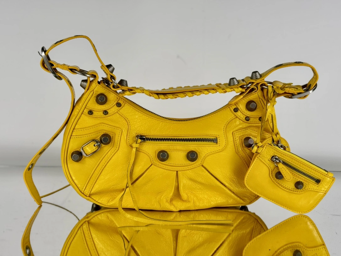 RelaxedFit Balenciaga Le Cagole Large Half-Moon Dumpling Bag 61065