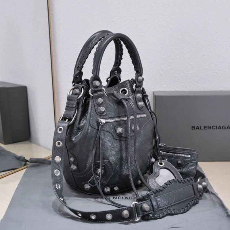TechFriendly Balenciaga Le Cagoles Cracked Lambskin Bucket Bag with Heart Mirror 72669