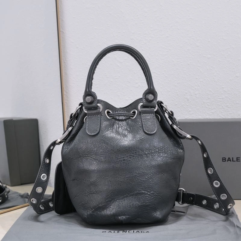 TechFriendly Balenciaga Le Cagoles Cracked Lambskin Bucket Bag with Heart Mirror 72669