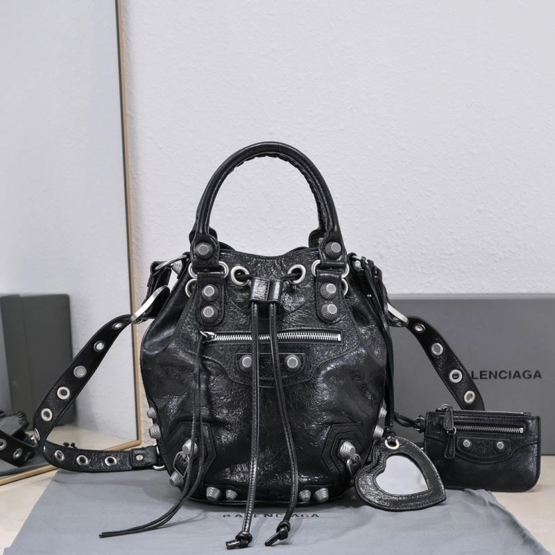 Durable Balenciaga Le Cagoles Heart Mirror Bucket Bag in Cracked Lambskin 72719