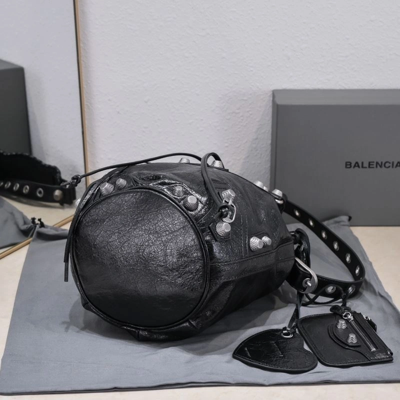 Durable Balenciaga Le Cagoles Heart Mirror Bucket Bag in Cracked Lambskin 72719