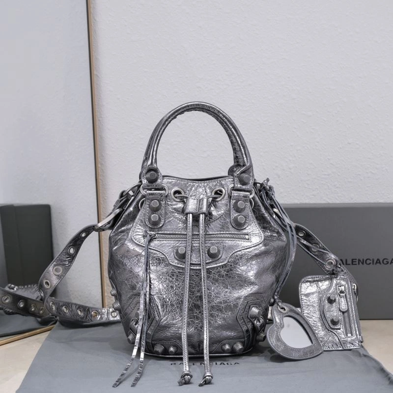 TechFriendly Balenciaga Le Cagoles Heart-Mirror Bucket Bag in Cracked Lambskin 72720
