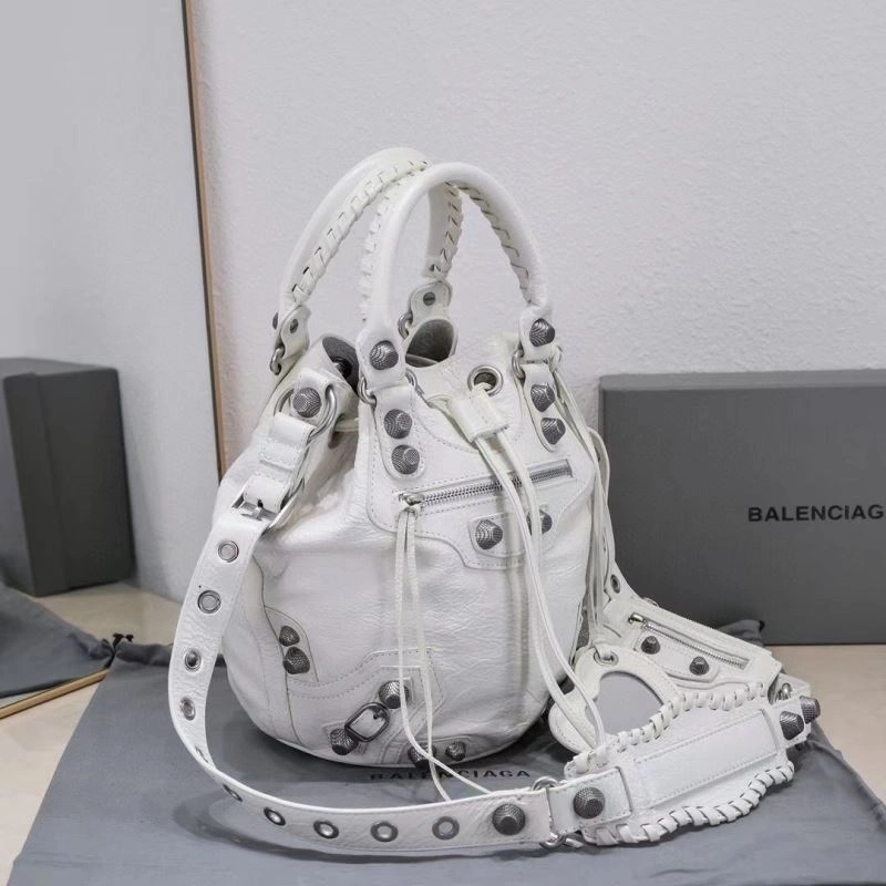 Stylish Balenciaga Le Cagoles Heart-Mirror Bucket Bag in Cracked Sheepskin 72676