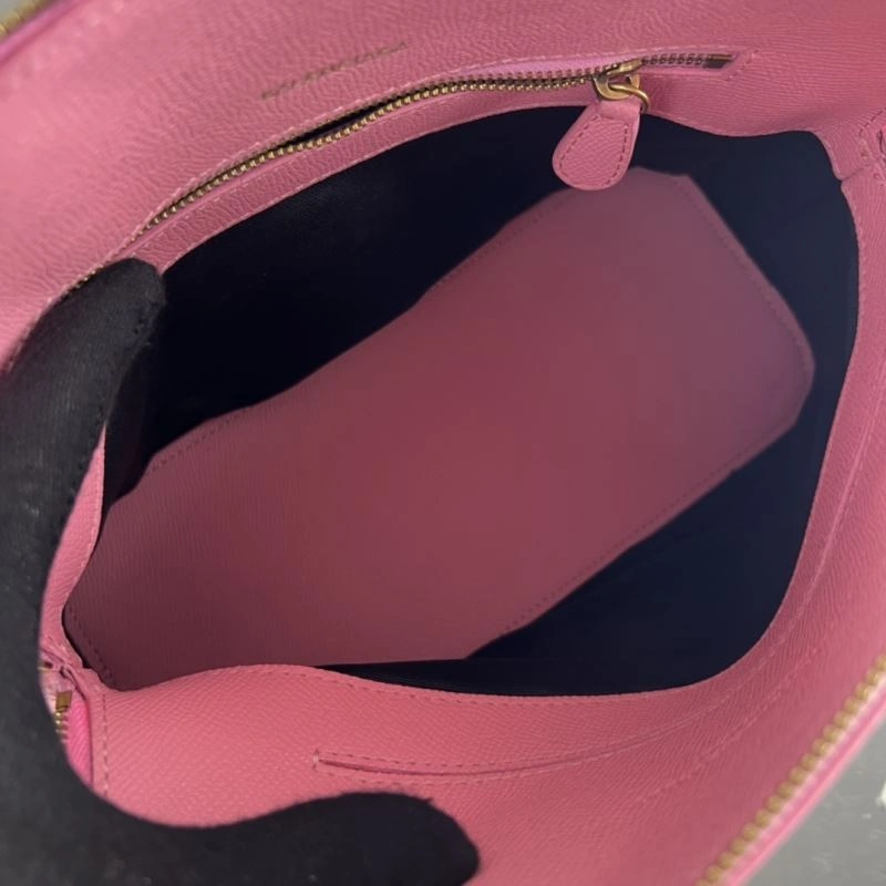 Durable Balenciaga Limited Edition Oversized Letter Shell Bag - S Size 78314