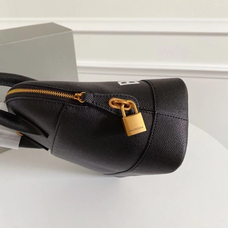 Timeless Balenciaga Limited Edition Oversized Letter Shell Bag 75222