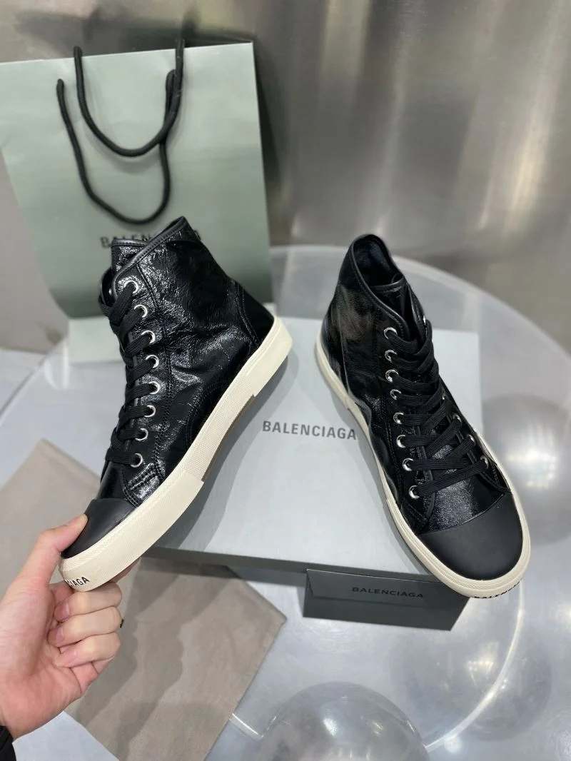 Balenciaga Low Shoes Stylish 16956
