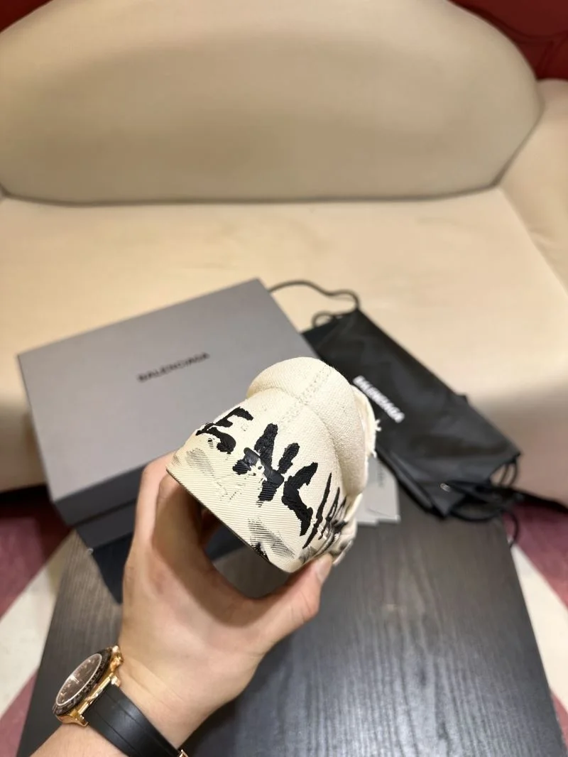 UrbanChic Balenciaga Low Shoes 16916