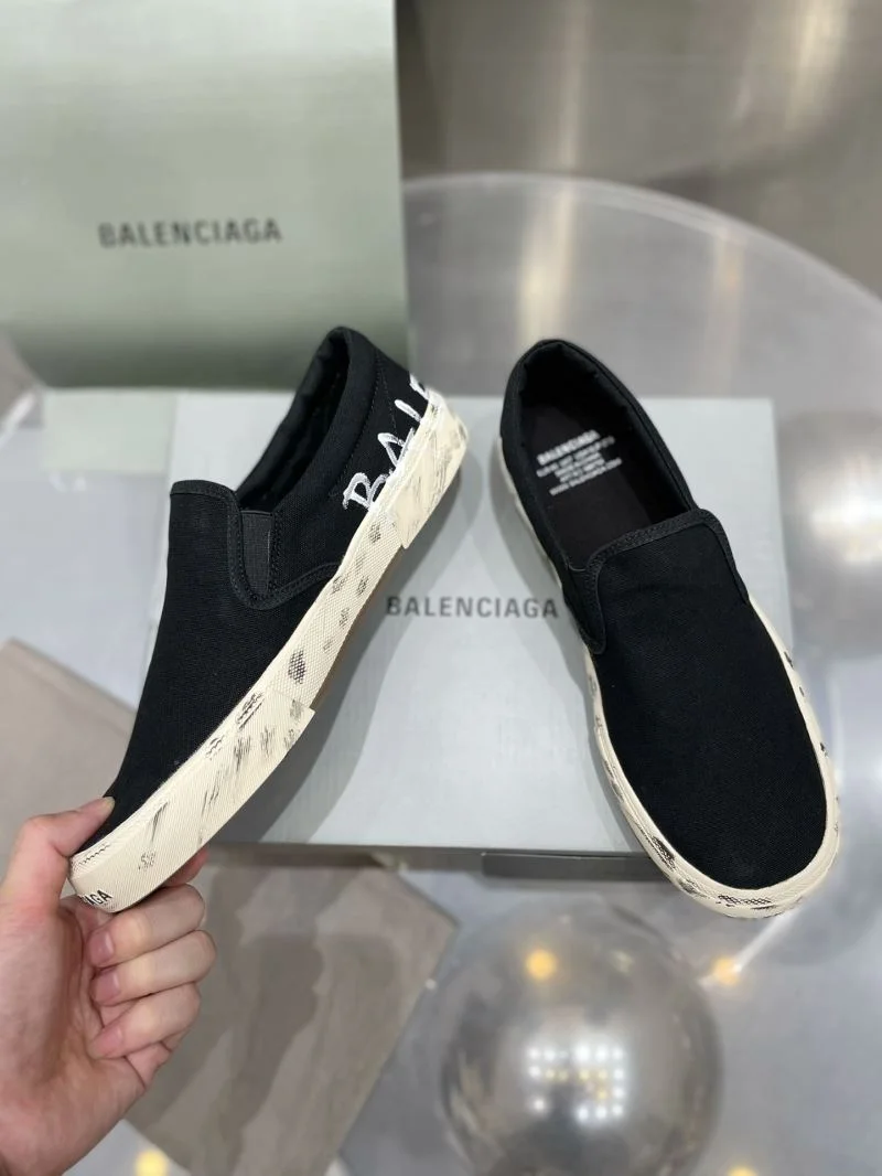 RelaxedFit Balenciaga Low Shoes 16708