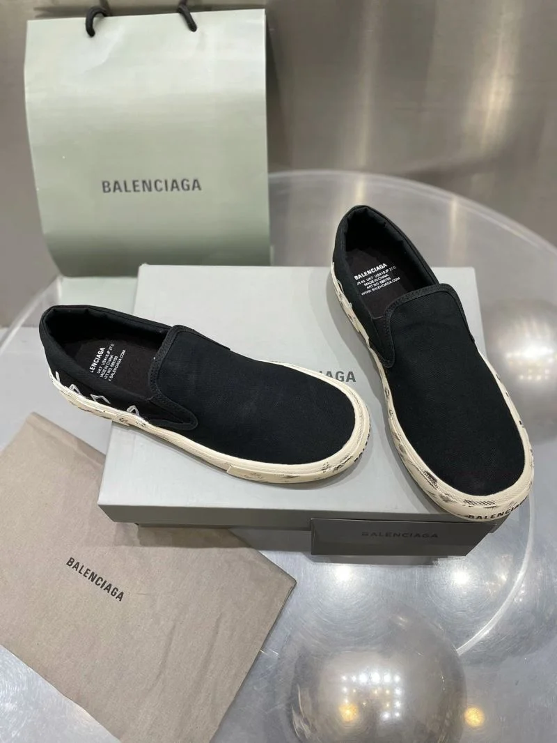 RelaxedFit Balenciaga Low Shoes 16708