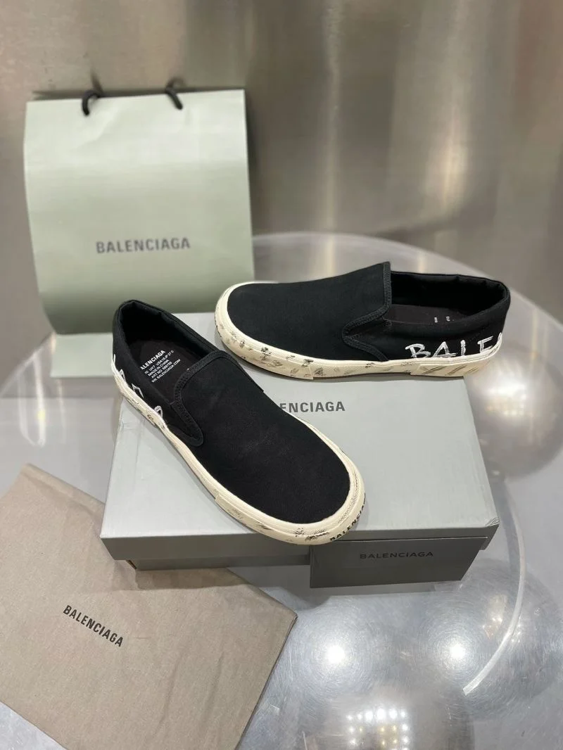 RelaxedFit Balenciaga Low Shoes 16708