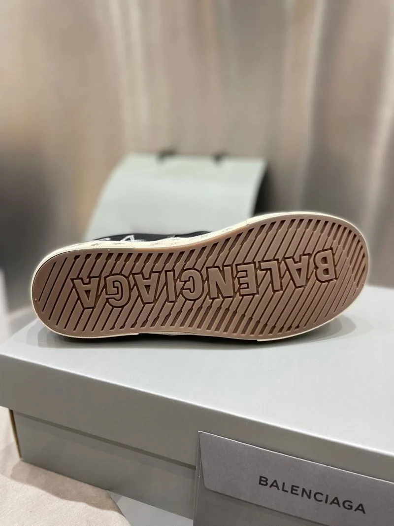 RelaxedFit Balenciaga Low Shoes 16708