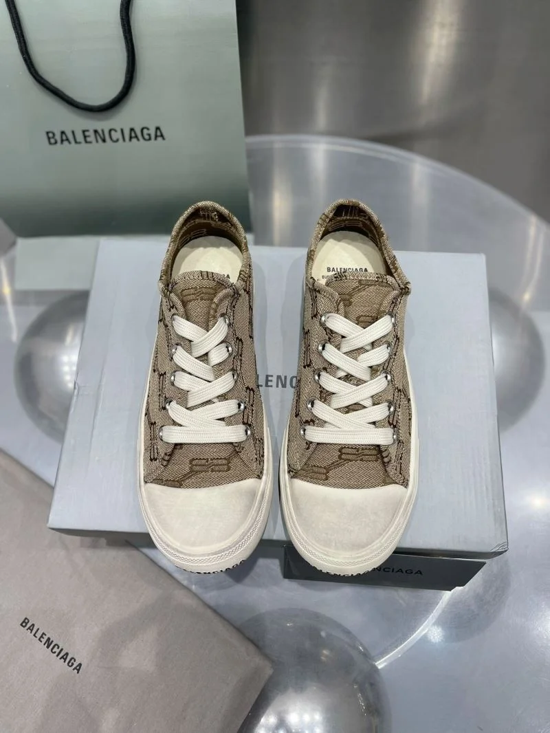 Balenciaga Low Shoes Supportive 16722