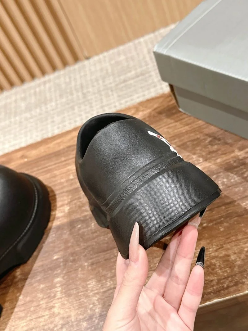 Balenciaga Low Shoes Modern 16723