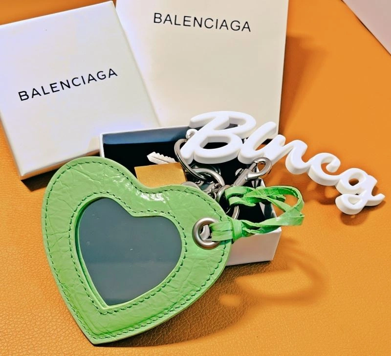 Fashionable Balenciaga Luxe Gold Textured Keychain -  Accessory 70122