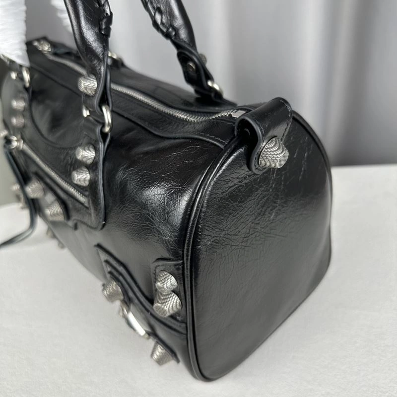 Balenciaga Luxury Italian Crackled Leather Travel Bag with Detachable Strap Classic 75328