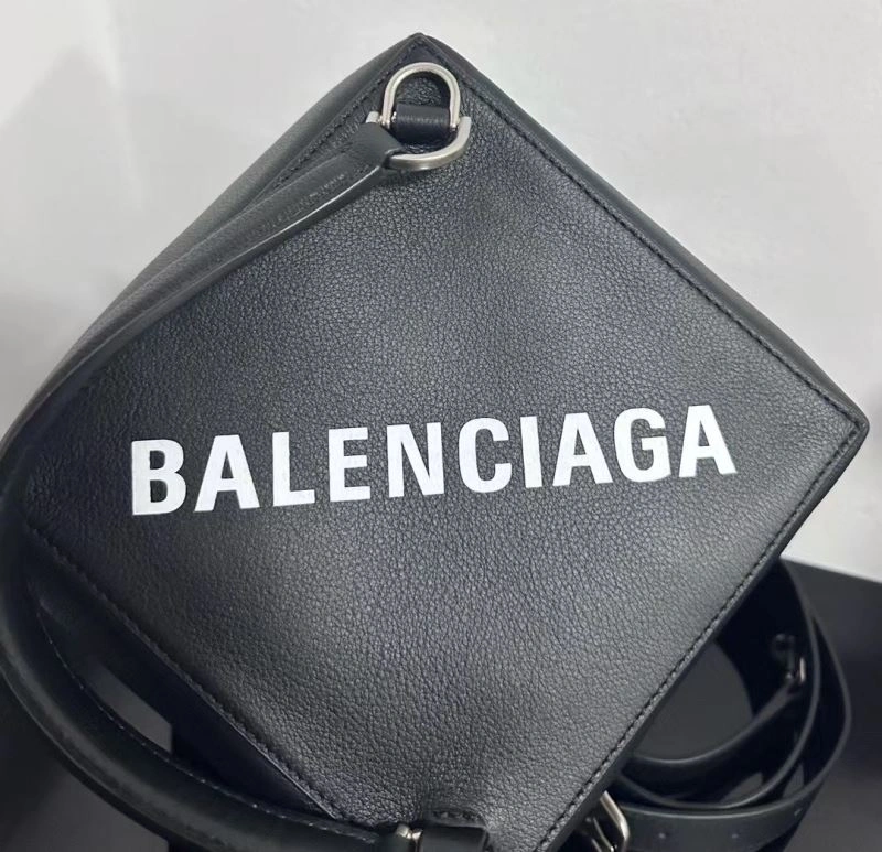Elegant Balenciaga Luxury Square Dice Bag - Early Autumn Collection 72575