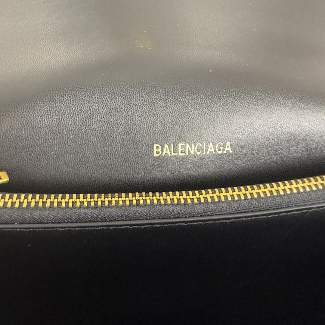 Balenciaga Medium Crush Gold Hourglass Chain Bag RelaxedFit 60966