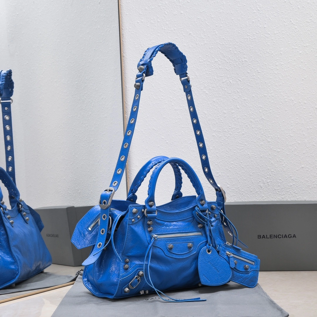 GoodFit Balenciaga NEO CAGOLE Medium Cracked Lambskin Trapezoidal Bag 60954