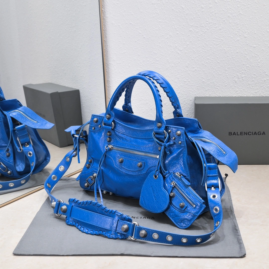 GoodFit Balenciaga NEO CAGOLE Medium Cracked Lambskin Trapezoidal Bag 60954