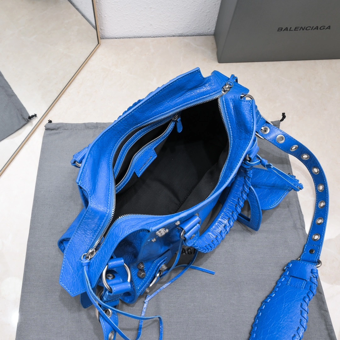 GoodFit Balenciaga NEO CAGOLE Medium Cracked Lambskin Trapezoidal Bag 60954
