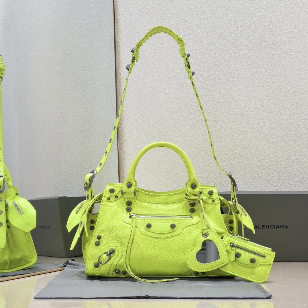 Timeless Balenciaga NEO CAGOLE Vintage Cracked Lambskin Crossbody Bag 60956