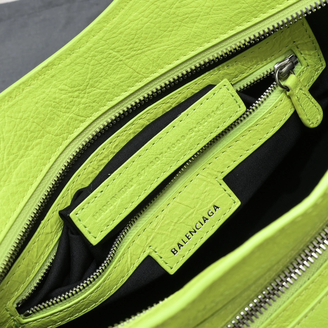 Timeless Balenciaga NEO CAGOLE Vintage Cracked Lambskin Crossbody Bag 60956