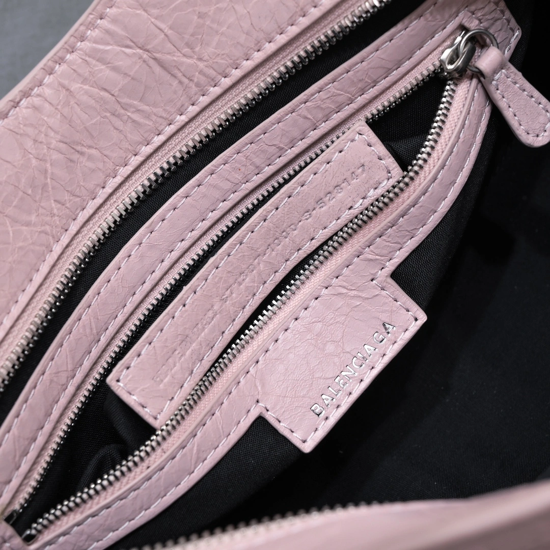 Vibrant Balenciaga NEO CAGOLE Vintage Cracked Lambskin Handbag 60965