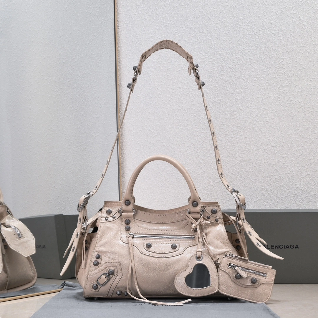 GoAnywhere Balenciaga NEO CAGOLE Vintage Cracked Lambskin Trapezoid Bag 61041