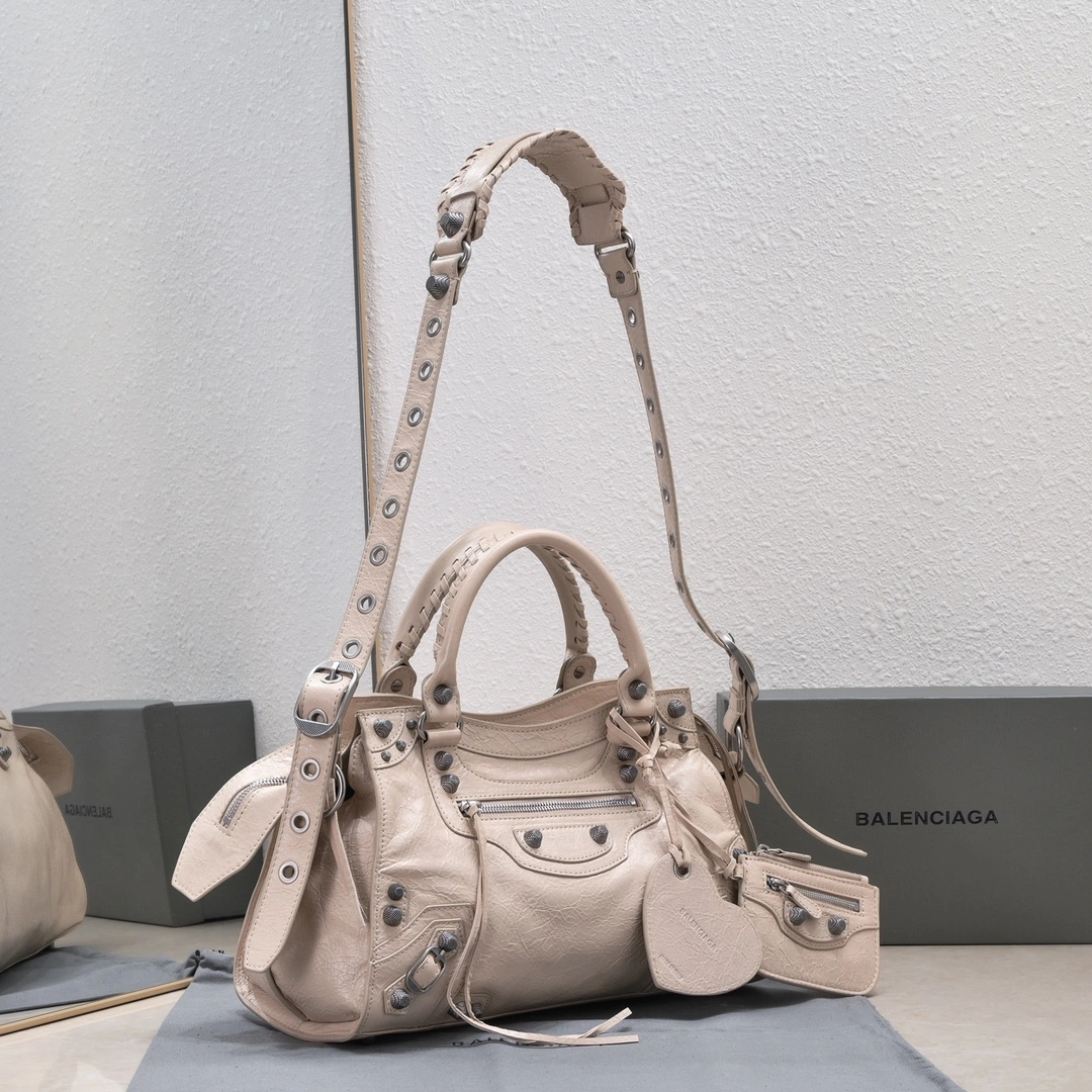 GoAnywhere Balenciaga NEO CAGOLE Vintage Cracked Lambskin Trapezoid Bag 61041