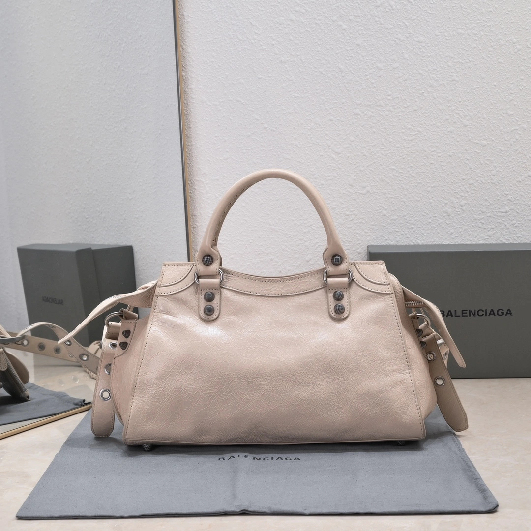 GoAnywhere Balenciaga NEO CAGOLE Vintage Cracked Lambskin Trapezoid Bag 61041