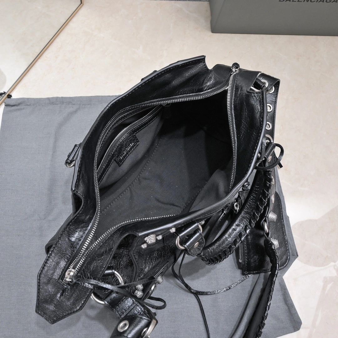 Chic Balenciaga NEO CAGOLE Vintage Cracked Leather Shoulder Bag 61024