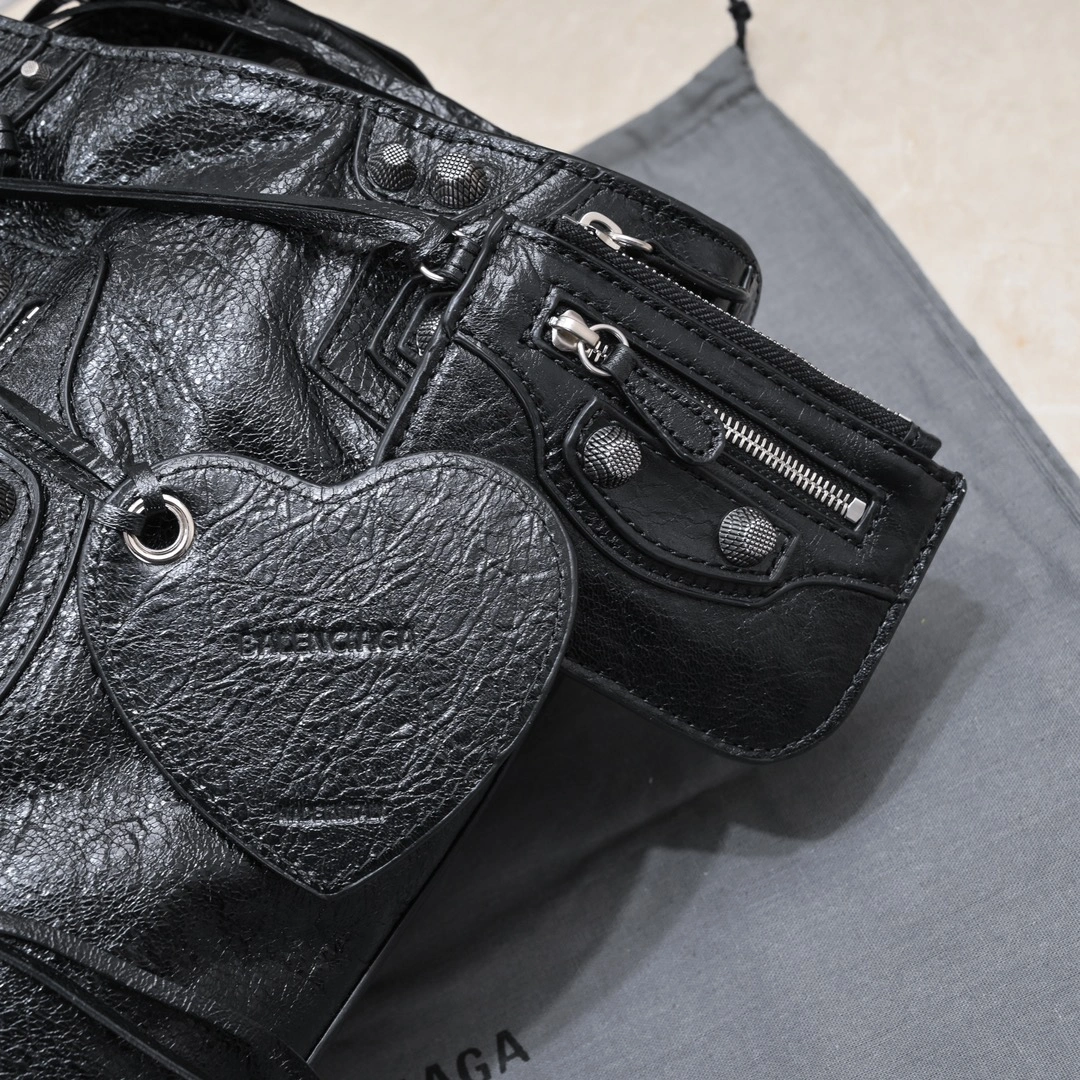 Chic Balenciaga NEO CAGOLE Vintage Cracked Leather Shoulder Bag 61024