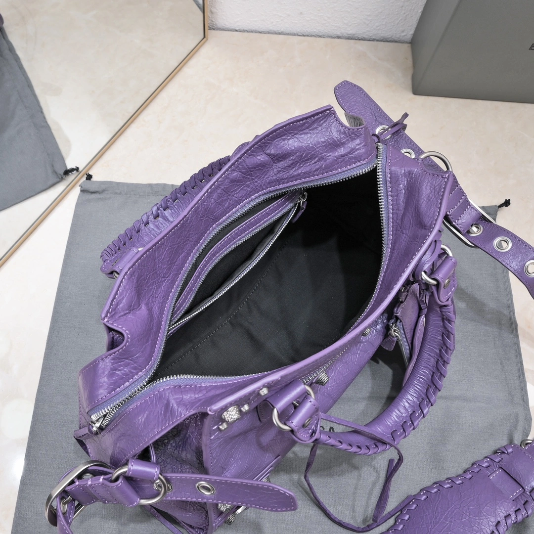 Flexible Balenciaga NEO CAGOLE Vintage Distressed Motorcycle Bag 61003