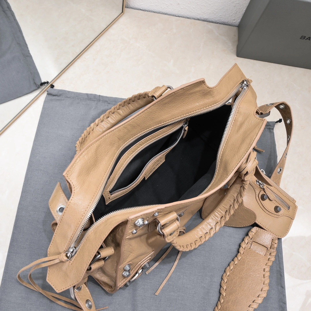 Sustainable Balenciaga NEO CAGOLE Vintage Leather Motorcycle Bag with Accessories 60967