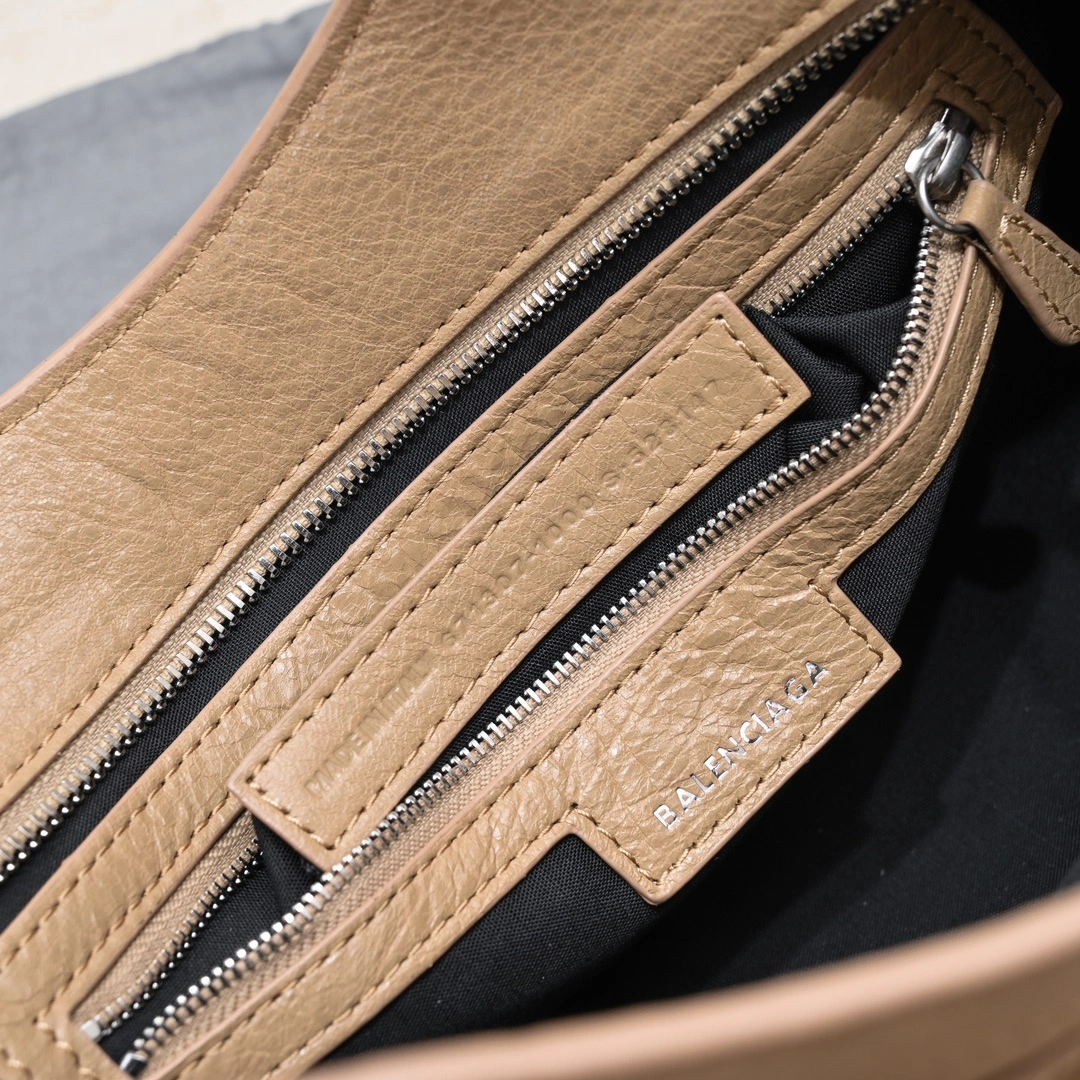 Sustainable Balenciaga NEO CAGOLE Vintage Leather Motorcycle Bag with Accessories 60967