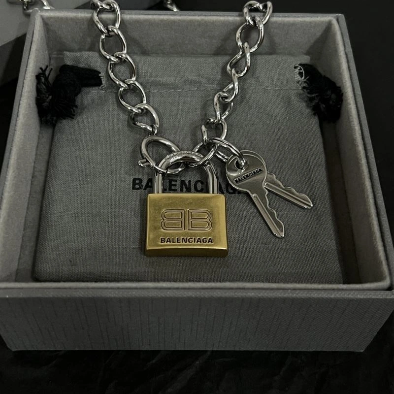 HighQuality Balenciaga Necklaces 215692