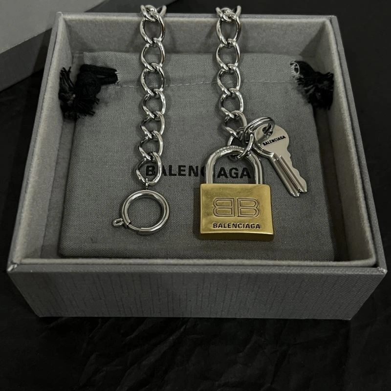 HighQuality Balenciaga Necklaces 215692