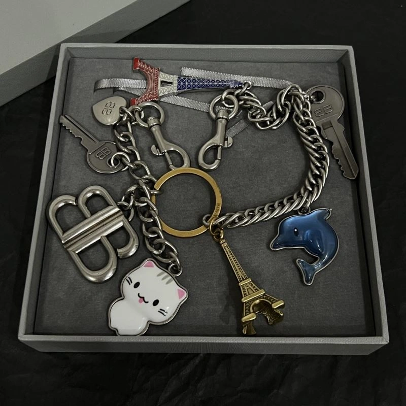 Balenciaga Necklaces Affordable 215668