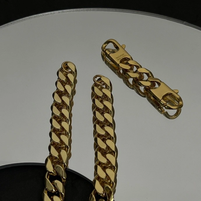 Balenciaga Necklaces Affordable 215648